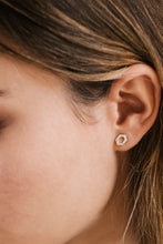 Cargar imagen en el visor de la galería, Pendientes de plata con forma de hexagono